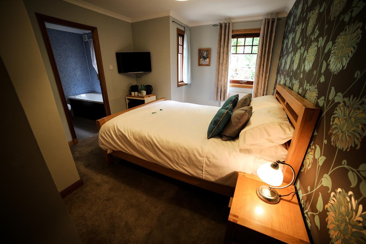 ダンファームリン Bay And Bridge Bed & Breakfast エクステリア 写真